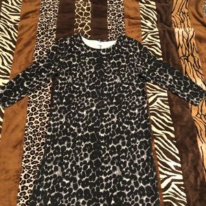 Old Navy Grey Leopard Print Shift Dress